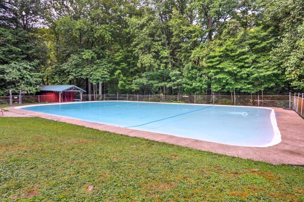 Pet-Friendly Pennsylvania Vacation Rental With Pool! Laughlintown Екстериор снимка
